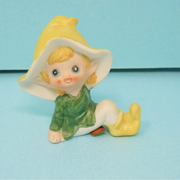 Vintage 1980s Elf Pixie Ceramic Figurine Laying Homeco Bisque - Picture 2 of 5